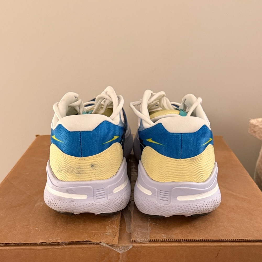 Brooks Ghost Max- Size 12 (Damon Brown Collection) - Picture 6 of 6